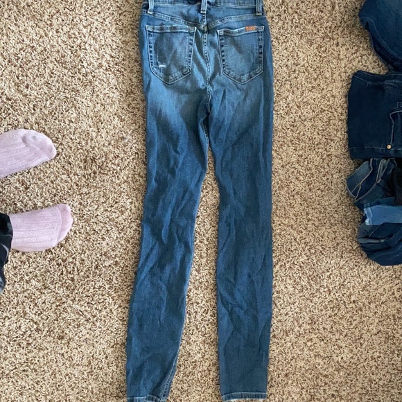 Joe’s Charlie Skinny Jean Size 26 - Picture 2 of 4